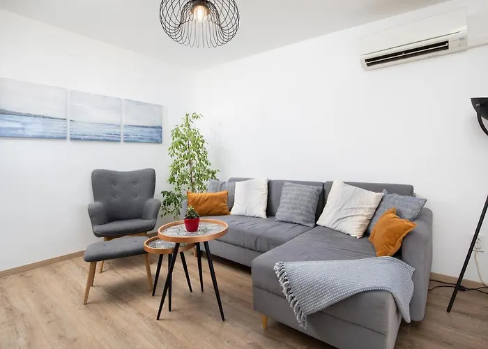 Top Floor Sunset Apartment